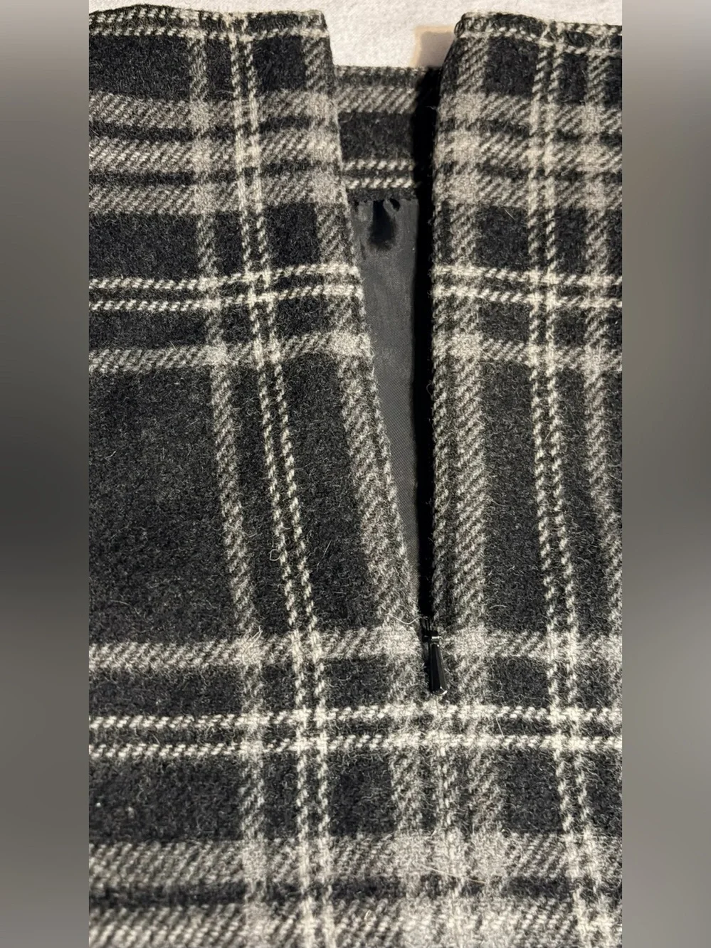 Vintage Talbots Plaid 100% Wool Midi Pencil Skirt - Size 10 - Picture 6 of 10